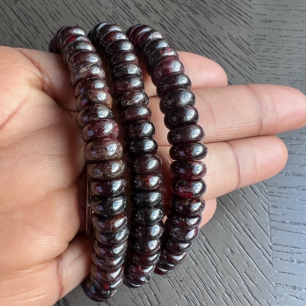 Garnet donut bracelet 6.5’ - Picture 5 of 6